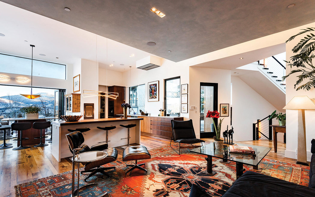 3099-Mountain-Ridge-Ct-Park-City-living-room